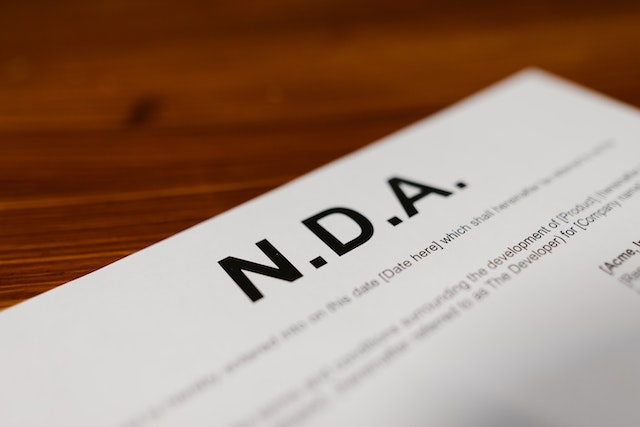 Umowa NDA – co to jest i przykłady poufnych informacji